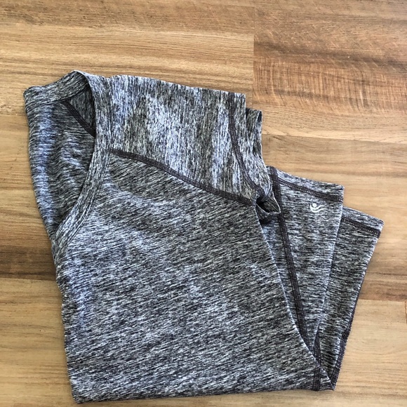 NWOT Ideology Athletic V-Neck S/S Top Sz SM - Picture 2 of 7